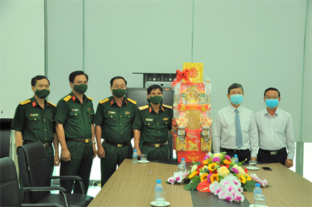 Bộ Tư lệnh Quân khu 7 chúc Tết lãnh đạo Tỉnh ủy, UBND tỉnh Bình Dương