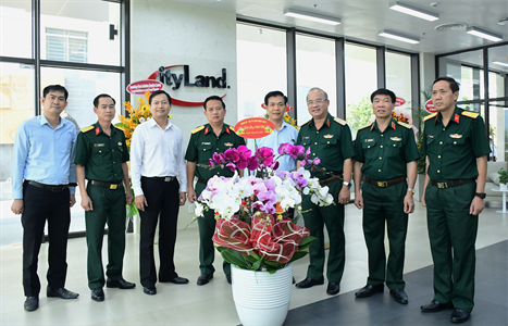 Thiếu tướng Du Trường Giang, Phó Tư lệnh Quân khu 7 thăm, chúc Tết Cityland