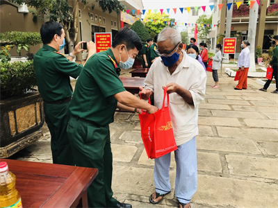 Ban CHQS huyện Long Điền: Ấm áp “Phiên chợ Xuân 0 đồng”