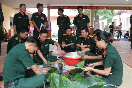 Bộ CHQS tỉnh Đồng Nai thi gói bánh chưng Xuân Tân Sửu 2021