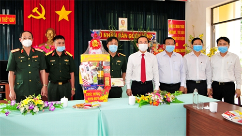 Thành ủy TP Hồ Chí Minh thăm, chúc Tết các đơn vị lực lượng vũ trang