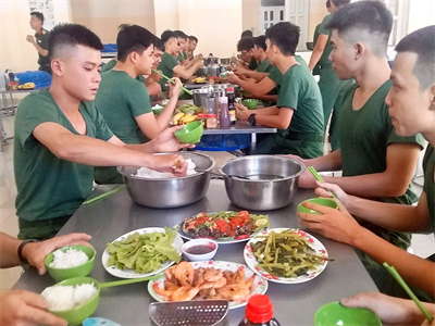 Ngày đầu trong quân ngũ của chiến sĩ mới tại Trung đoàn Minh Đạm