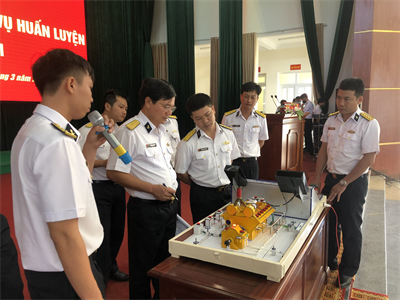 Vùng 2 Hải quân hội thi mô hình học cụ huấn luyện