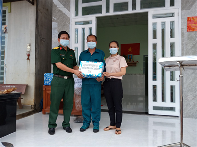Thành phố Long Khánh bàn giao nhà “Tình nghĩa quân - dân”