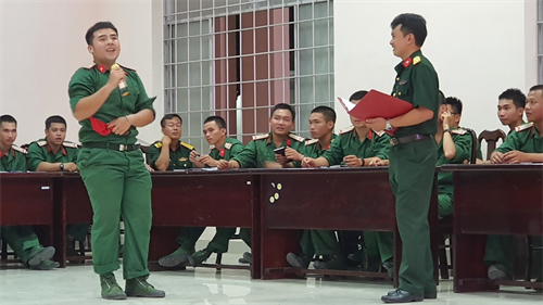 Trung đoàn Minh Đạm diễn đàn thanh niên kỷ niệm 90 năm thành lập Đoàn TNCS Hồ Chí Minh