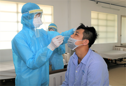 Đại úy, bác sĩ Phạm Đình Duy – Vững vàng trên tuyến đầu chống dịch