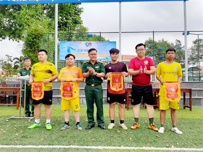 Tiểu đoàn Thiết giáp Bộ Tư lệnh Thành phố tổ chức giải bóng đá