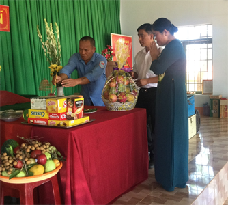 Chủ tịch UBND tỉnh Bình Phước dâng hương tưởng niệm các anh hùng liệt sĩ