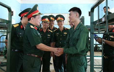 Rèn luyện sức bền, khả năng cơ động cho bộ đội