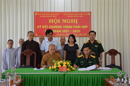 Ký kết phối hợp hoạt động giữa Ban CHQS huyện Đồng Phú với Ban Trị sự Giáo hội Phật giáo Việt Nam huyện