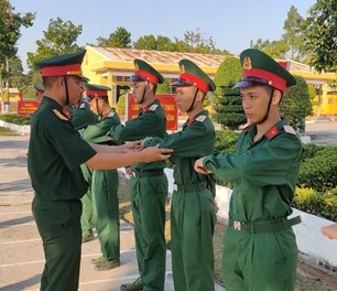 Tháng Thanh niên với chiến sĩ mới