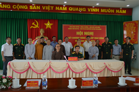 Ban CHQS huyện Phú Riềng ký kết phối hợp hoạt động