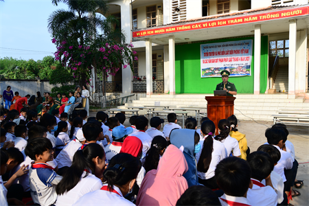 Đồn Biên phòng cửa khẩu Lộc Thịnh, tỉnh Bình Phước tuyên truyền Luật Biên phòng Việt Nam