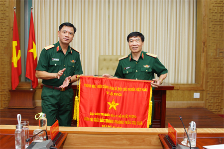 Quân khu 7 tổ chức trao thưởng của Chính phủ, Bộ Quốc phòng và Bộ Ngoại giao
