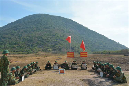 Giờ nghỉ vui tươi, bổ ích ở Trung đoàn 174