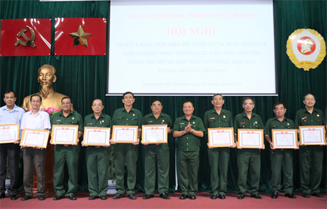 32 tập thể và 57 Cựu chiến binh điển hình trong thực hiện Chỉ thị 05 của Bộ Chính trị