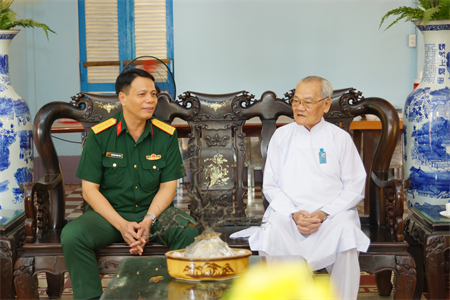 Quân khu 7 chúc mừng sinh nhật Chưởng quản Hội thánh Cao Đài Tây Ninh