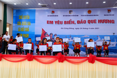 Dấu ấn từ chương trình “Em yêu biển, đảo quê hương”