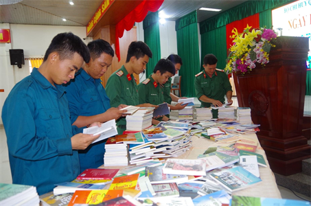 Bộ CHQS tỉnh Bình Dương tổ chức ngày hội đọc sách với chủ đề “Kết nối tri thức – phát triển văn hóa đọc”