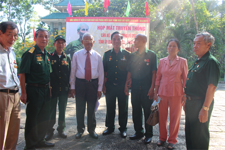 Tỉnh Đồng Nai dâng hương và họp mặt kỷ niệm 46 năm Ngày giải phóng miền Nam