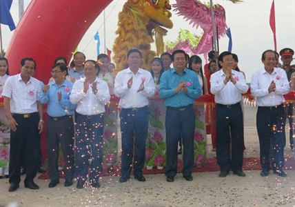 Khánh thành cầu Tắc Cạn (Long An)