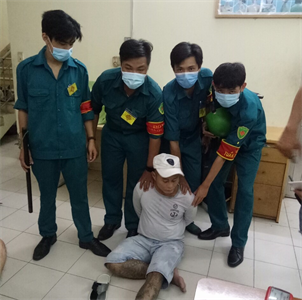 Dân quân quận Bình Thạnh bắt đối tượng tàng trữ ma túy