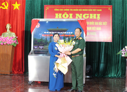 Tổng Cục Chính trị Quân đội nhân dân Việt Nam trao tặng phần mềm tham quan 3D Di tích Tà Thiết