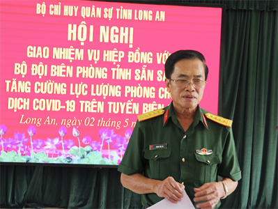 Bộ CHQS tỉnh Long An điều động hơn 70 cán bộ, chiến sĩ tăng cường lên tuyến biên giới
