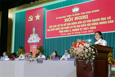 Ứng cử viên ĐBQH khóa XV và đại biểu HĐND tỉnh Bình Dương tiếp xúc cử tri Quân đoàn 4