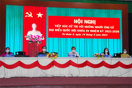 Thượng tướng Nguyễn Trọng Nghĩa tiếp xúc cử tri tại Sư đoàn 5