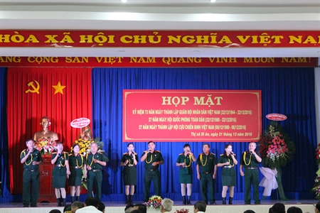 Thị xã Dĩ An, tỉnh Bình Dương họp mặt kỷ niệm ngày thành lập QĐNDVN 22-12