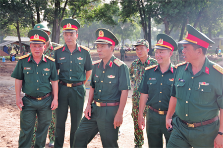 Thiếu tướng Đặng Văn Hùng, Phó Tư lệnh, Tham mưu trưởng Quân khu kiểm tra công tác chuẩn bị tập huấn quân sự năm 2021