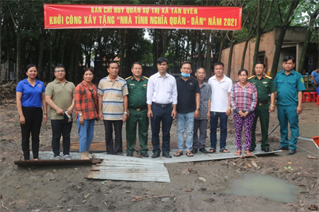 Ban CHQS thị xã Tân Uyên, tỉnh Bình Dương khởi công xây dựng nhà “Tình nghĩa quân – dân”