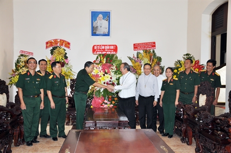Quân khu 7 Chúc mừng Tổng Giám mục Tổng Giáo phận Thành phố Hồ Chí Minh