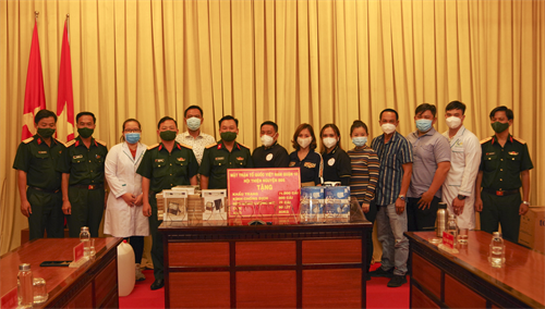 Hội thiện nguyện BĐS hỗ trợ Bộ CHQS tỉnh Long An thiết bị, vật tư y tế phòng chống dịch Covid 19.