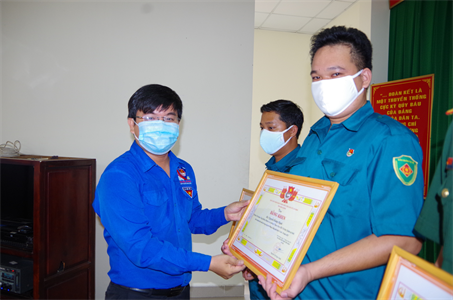 Đoàn Thanh niên Bộ CHQS tỉnh Bình Dương sinh hoạt chi đoàn điểm