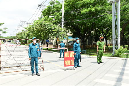 Mỗi người dân, mỗi thôn xóm, khu phố là một “pháo đài” chống dịch