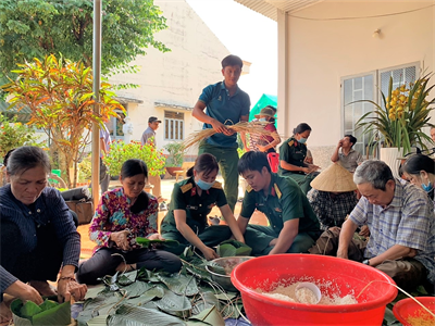 Phụ nữ LLVT tỉnh Bình Phước rèn đức, luyện tài