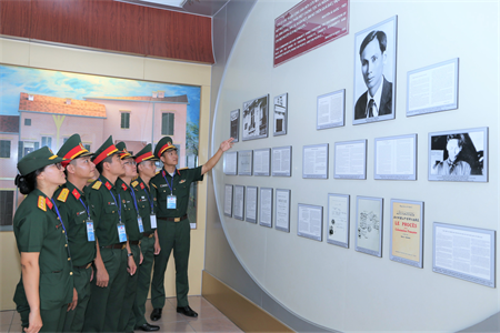 Bến Nhà Rồng - Di tích lịch sử in đậm dấu chân Người
