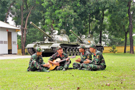 Lữ đoàn 26 tổ chức nhiều hoạt động kỷ niệm 45 năm Ngày truyền thống