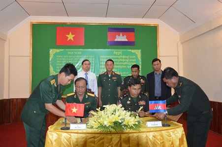 Bộ CHQS tỉnh Tây Ninh ký kết phối hợp hoạt động với các tiểu khu kết nghĩa Vương quốc Campuchia