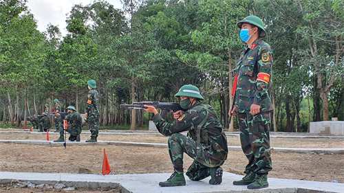Trung đoàn Minh Đạm rút kinh nghiệm huấn luyện chiến sĩ mới năm 2021