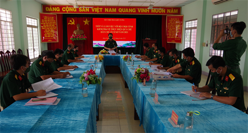 Bộ CHQS tỉnh Long An kiểm tra quy chế dân chủ cơ sở các đơn vị