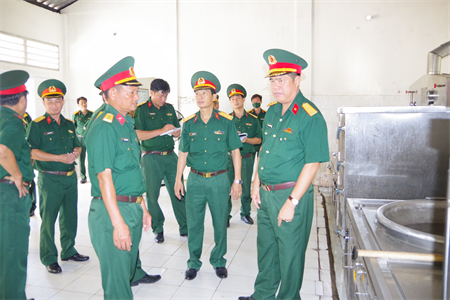 Quân khu kiểm tra công tác quân nhu tại Trung đoàn 271, Sư đoàn 5