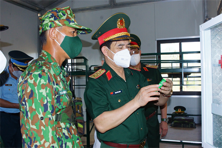 Thượng tướng Phan Văn Giang thăm và kiểm tra các Chốt biên phòng