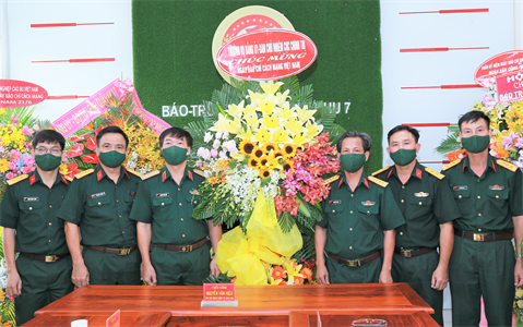 Thủ trưởng Cục Chính trị chúc mừng Báo Quân khu 7 nhân kỷ niệm 96 năm Ngày Báo chí Cách mạng Việt Nam