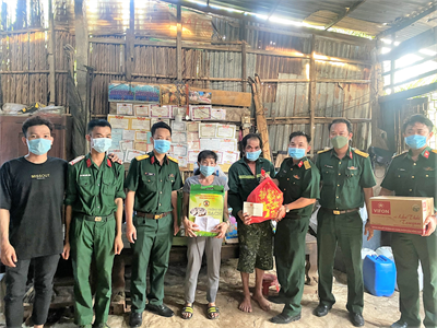 Tiểu đoàn Kiểm soát Quân sự 31 hỗ trợ gia đình chiến sĩ hoàn cảnh khó khăn
