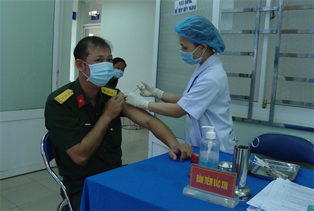 Bộ CHQS tỉnh Bình Dương tiêm vaccine phòng, chống Covid – 19