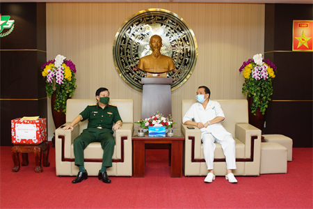 Bộ Tư lệnh Quân khu 7 thăm, tặng quà cho bệnh binh nhân ngày Thương binh liệt sĩ (27/7/1947 - 27/7/2021)