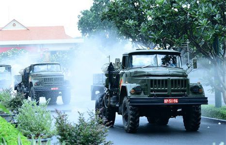 LLVT Quân khu 7 ra quân khử khuẩn toàn TP.HCM